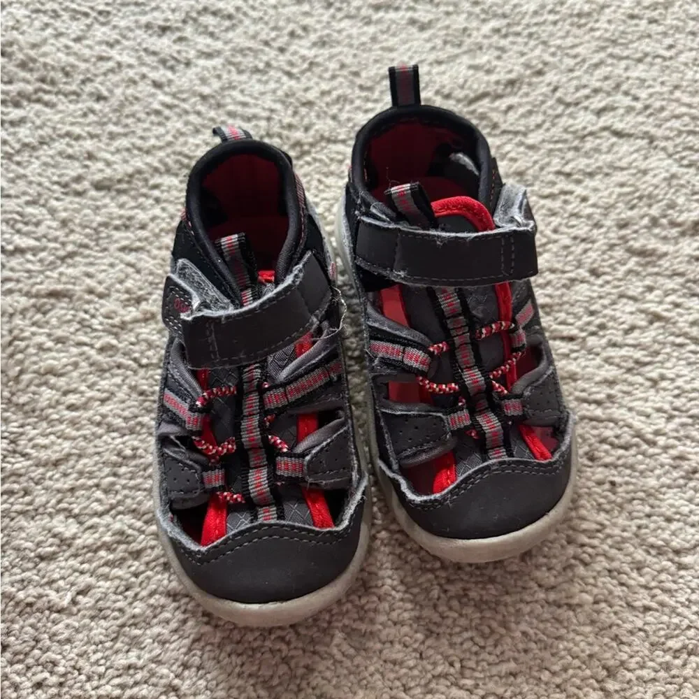 OshKosh B'gosh Durable Washable Baby Boys Size 6 M Sandals Closed Toe Adjustable